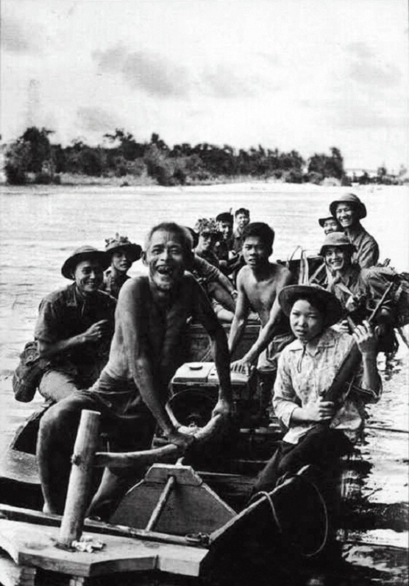 ảnh bộ đội buồn 23