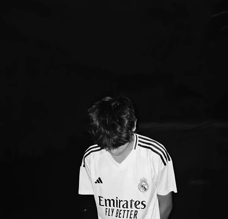 ảnh bóng đá buồn 34