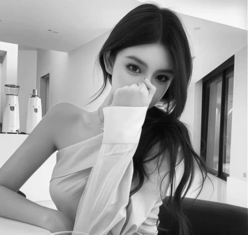 ảnh buồn đen trắng nữ 11