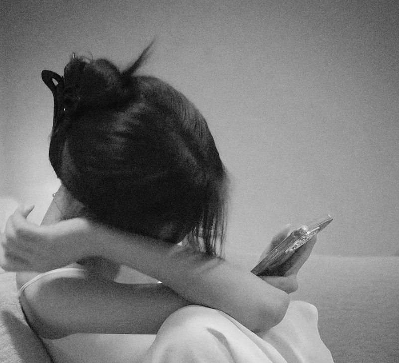 ảnh buồn đen trắng nữ 9