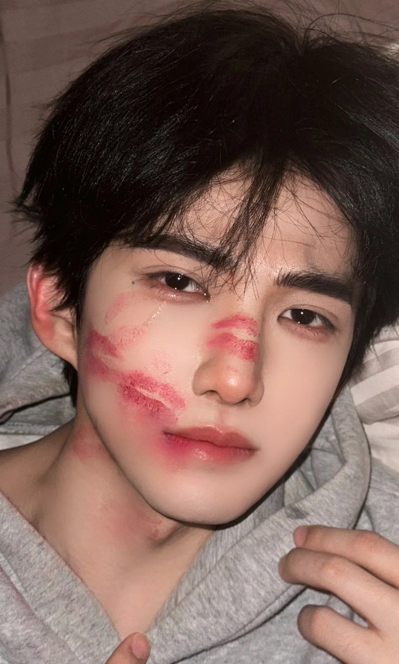 ảnh buồn khóc nam 12