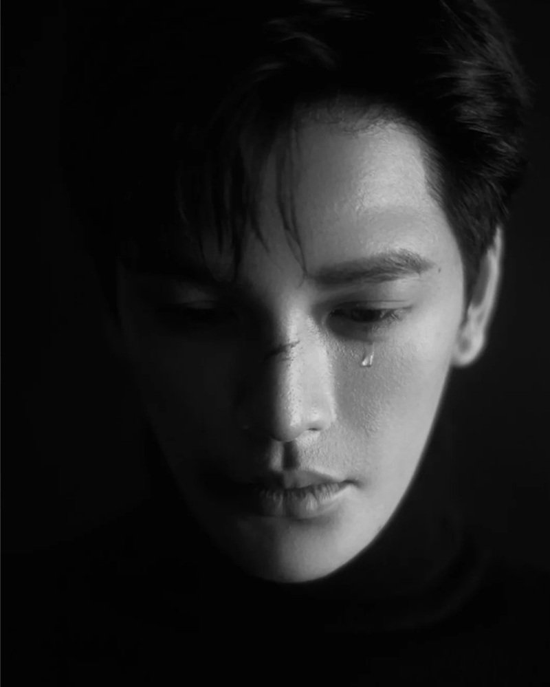 ảnh buồn khóc nam 5