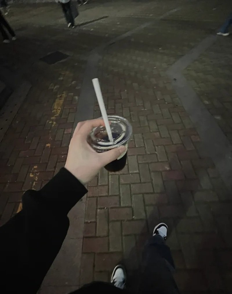 ảnh cafe tối buồn 13