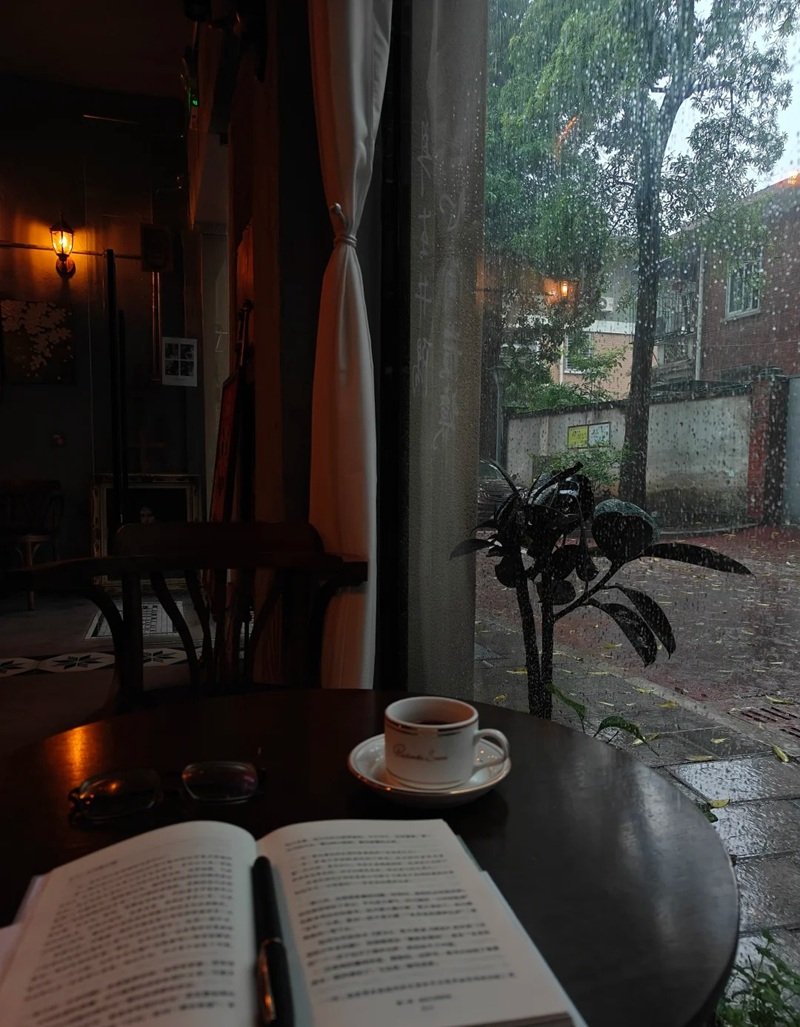 ảnh cafe tối buồn 18