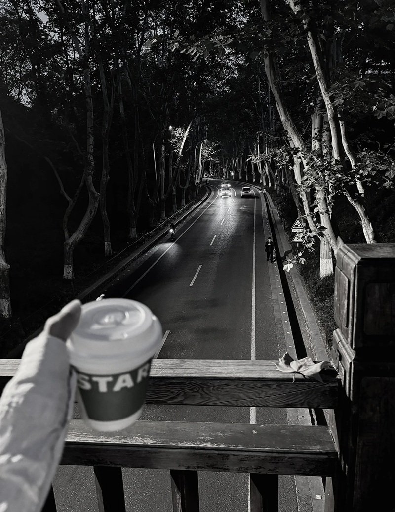 ảnh cafe tối buồn 2