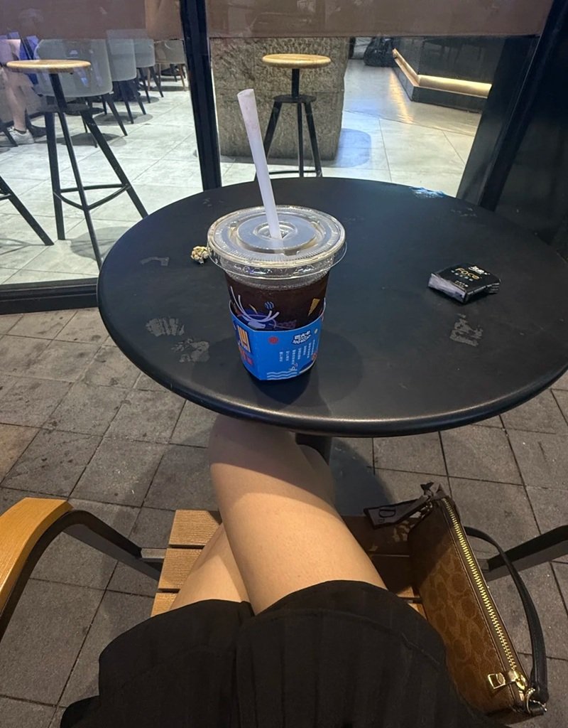 ảnh cafe tối buồn 22