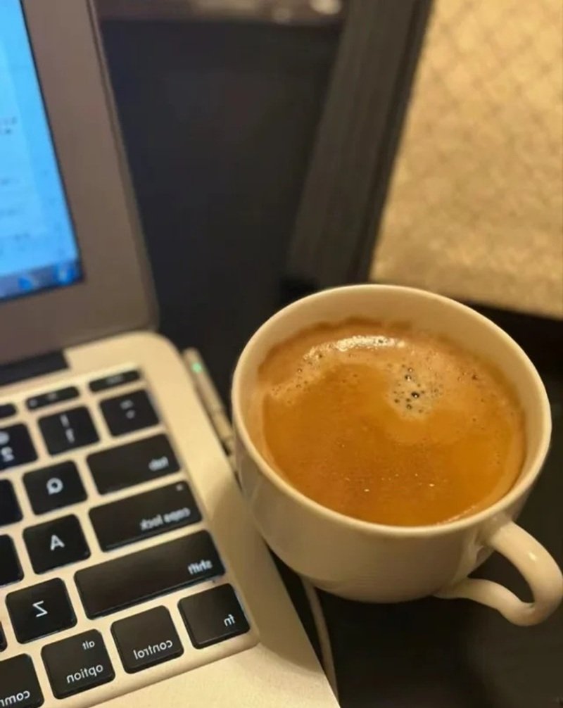 ảnh cafe tối buồn 5