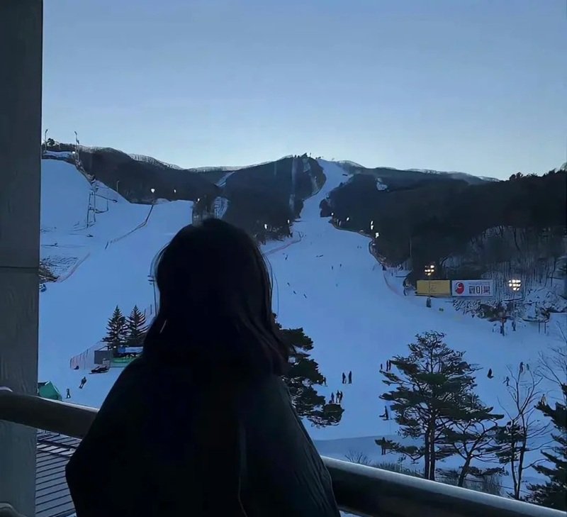 ảnh cô đơn, buồn con gái 11