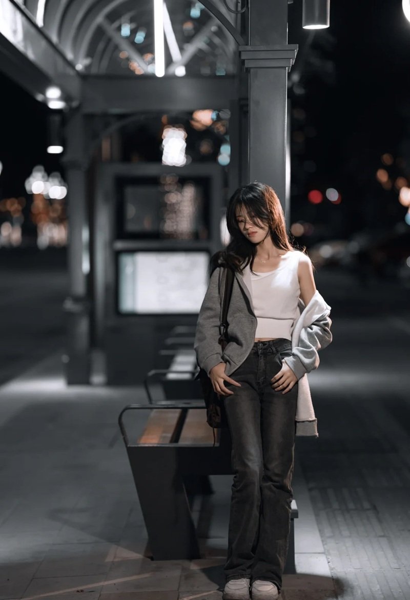 ảnh cô đơn, buồn con gái 20