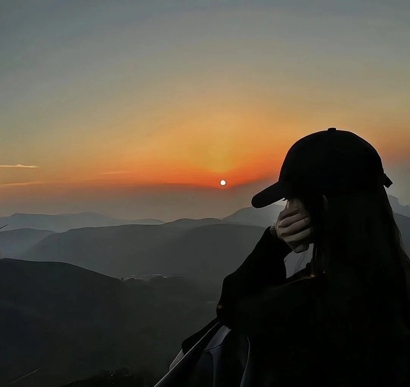 ảnh cô đơn, buồn con gái 3