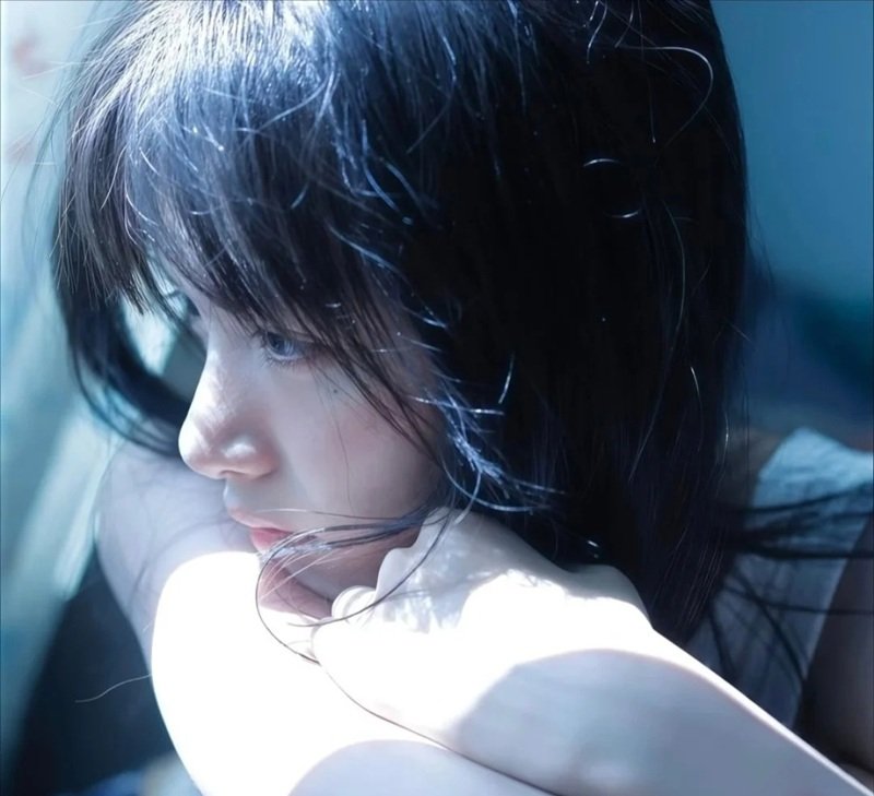 ảnh cô đơn, buồn con gái 38