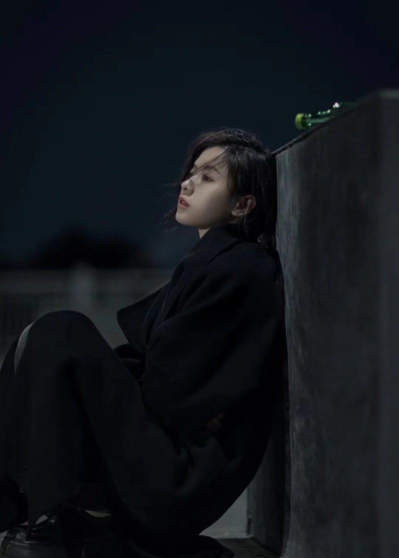 ảnh cô đơn, buồn con gái 4