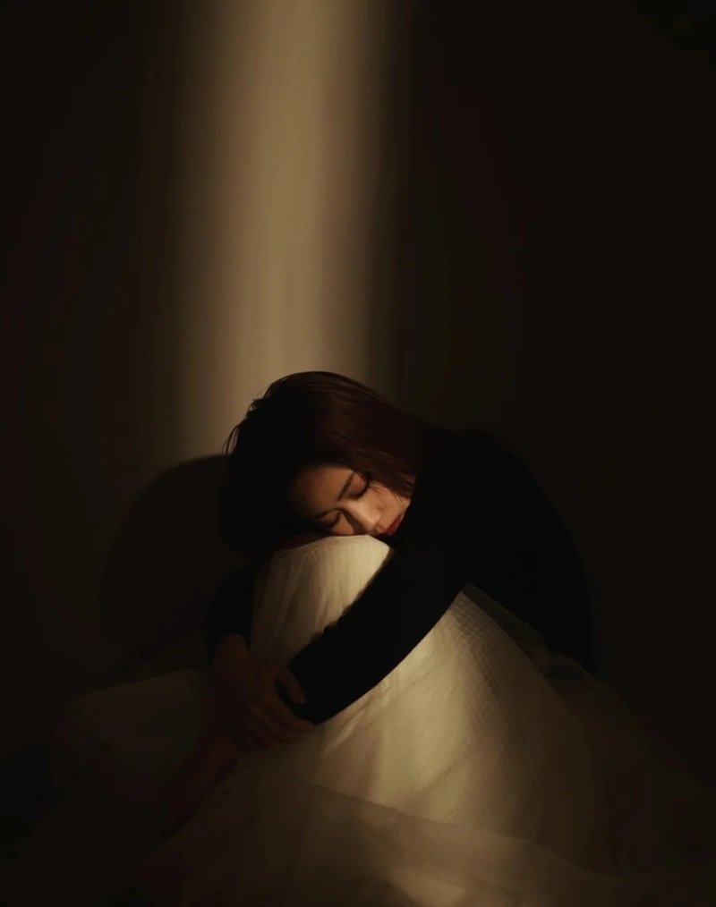 ảnh cô đơn, buồn con gái 7