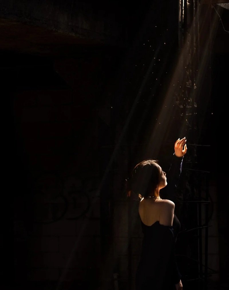 ảnh cô đơn, buồn con gái 8