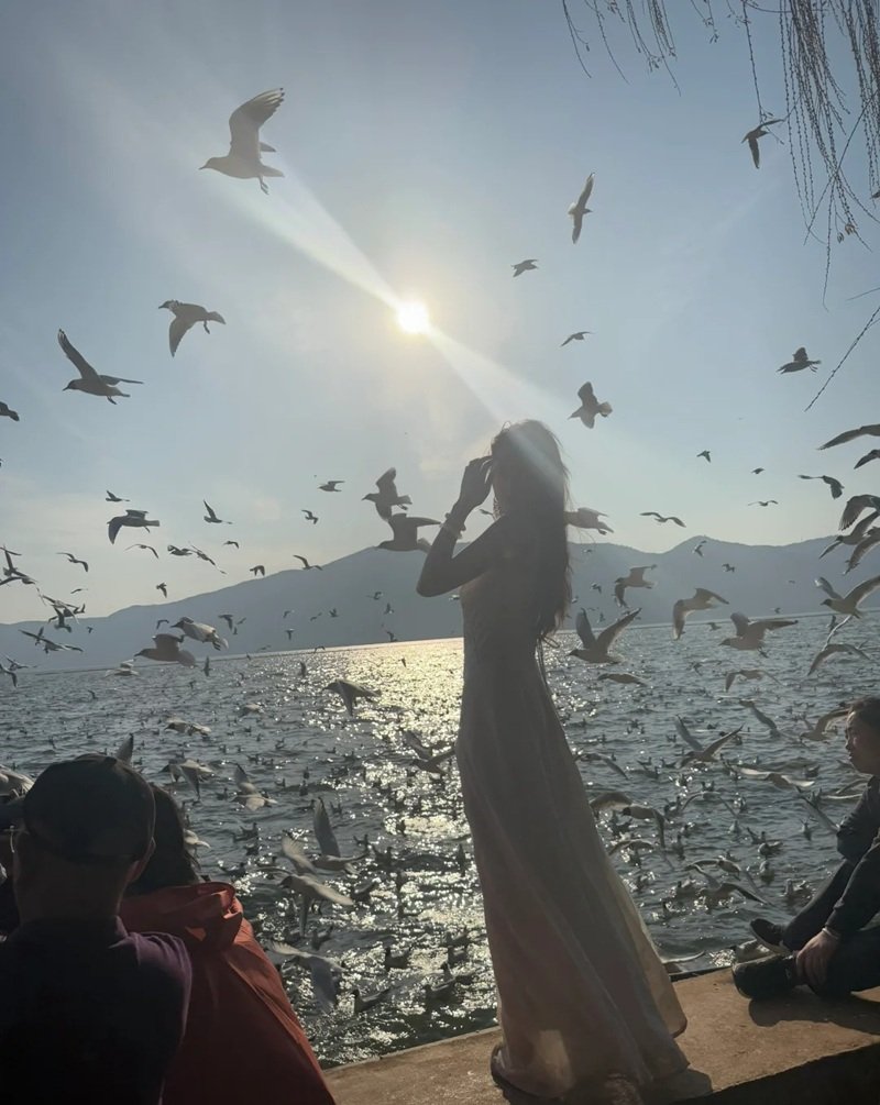 ảnh cô gái buồn 1