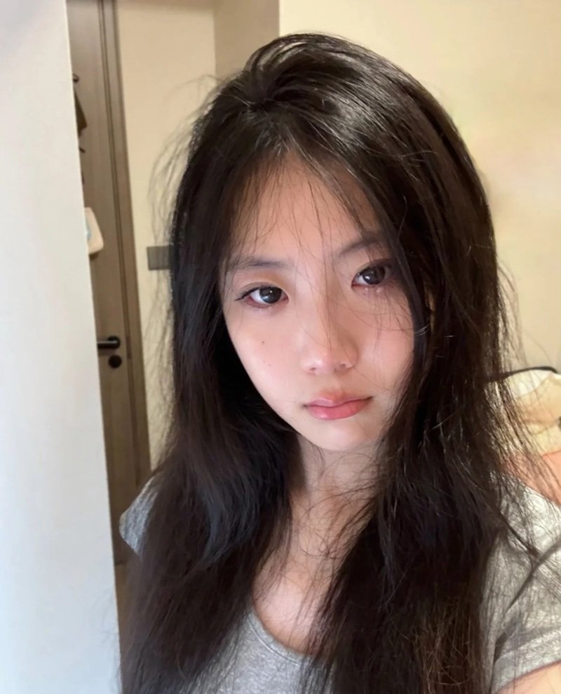 ảnh cô gái buồn 12