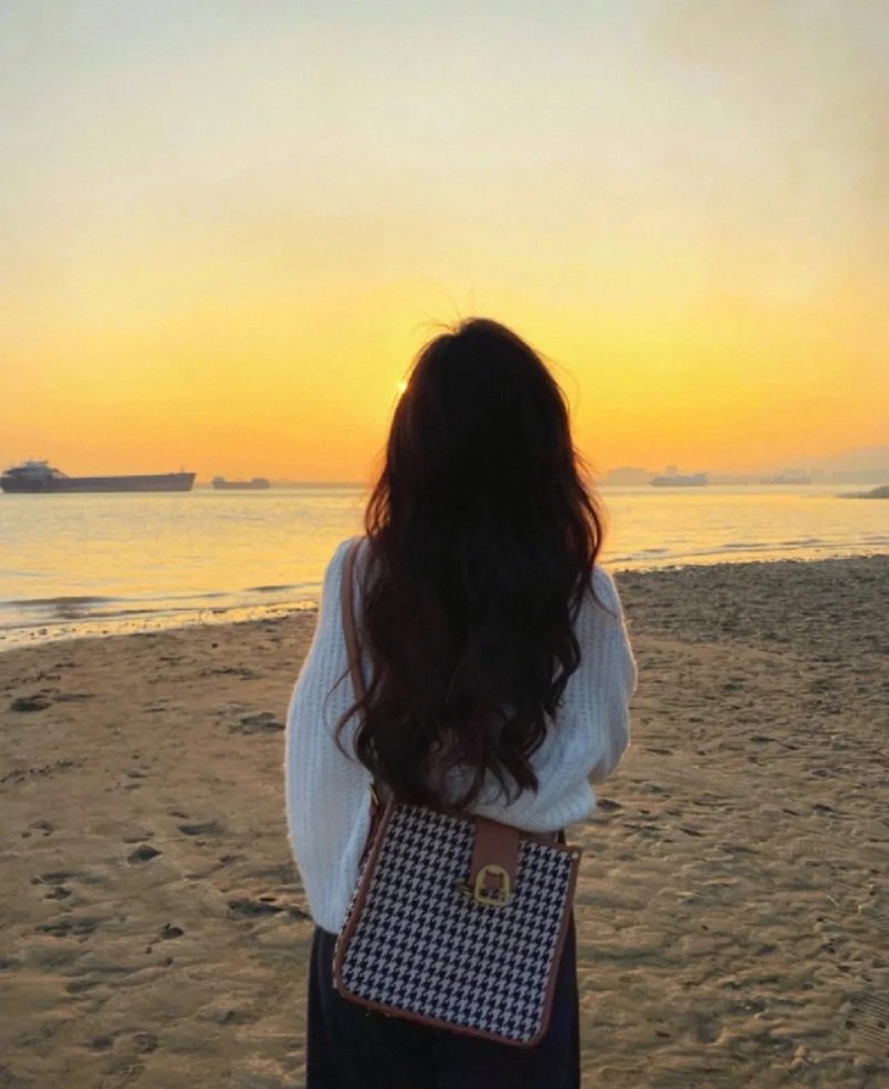 ảnh cô gái buồn 17