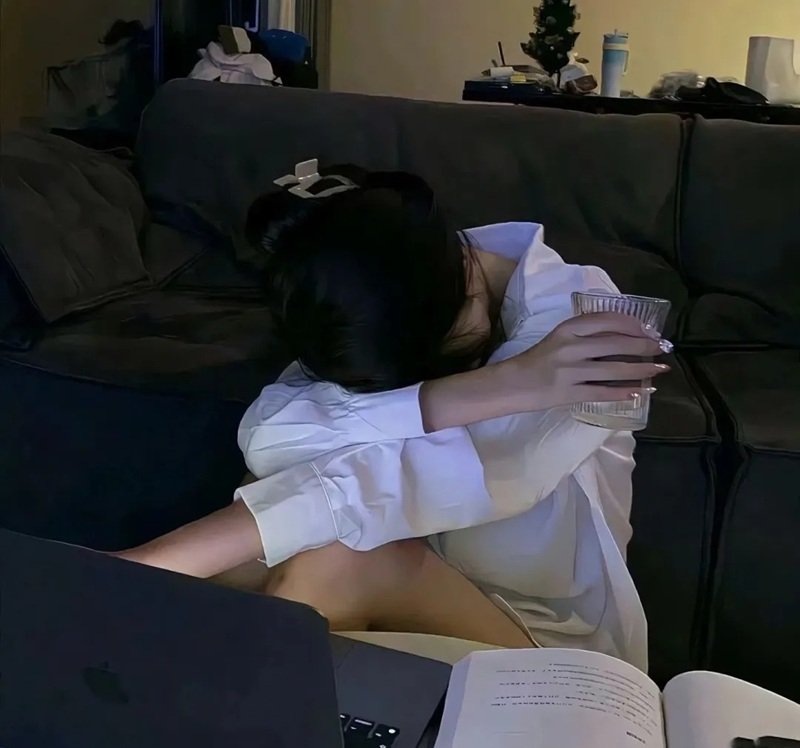 ảnh cô gái buồn 21