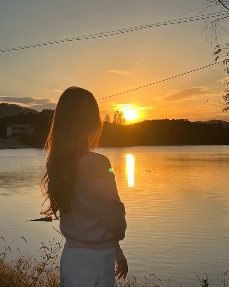 ảnh cô gái buồn 31