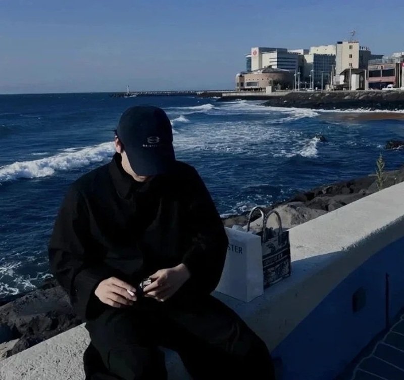 ảnh đại diện buồn cho nam 37