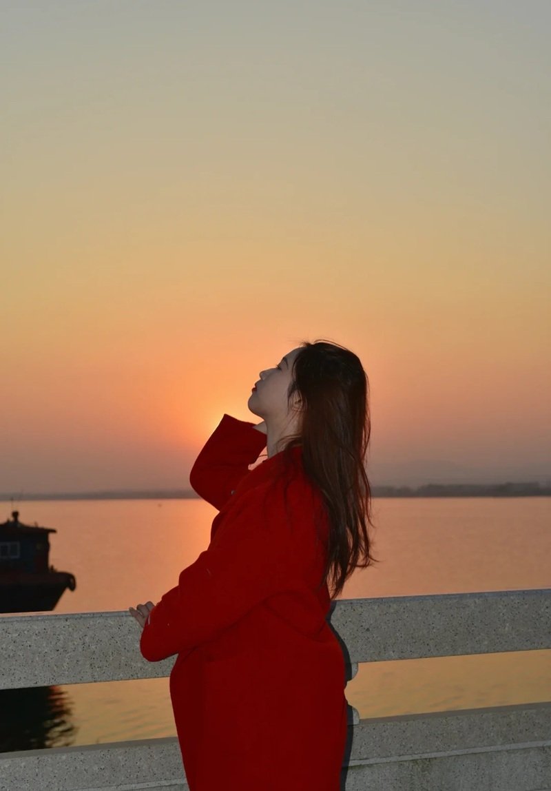 ảnh gái xinh buồn 13