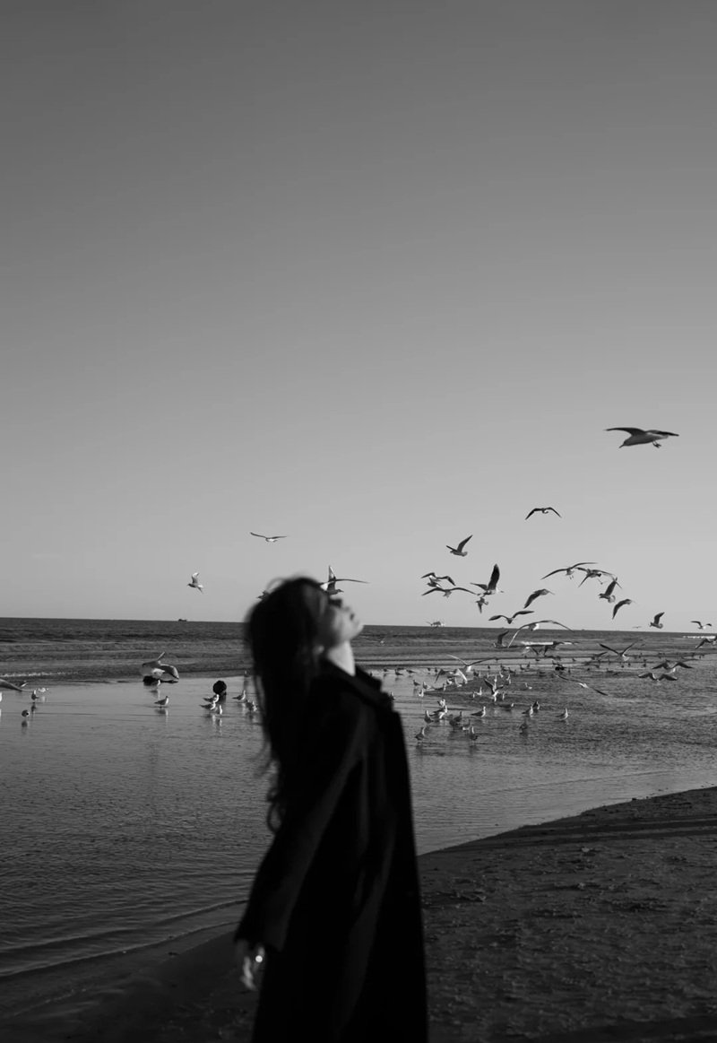 ảnh gái xinh che mặt buồn 2