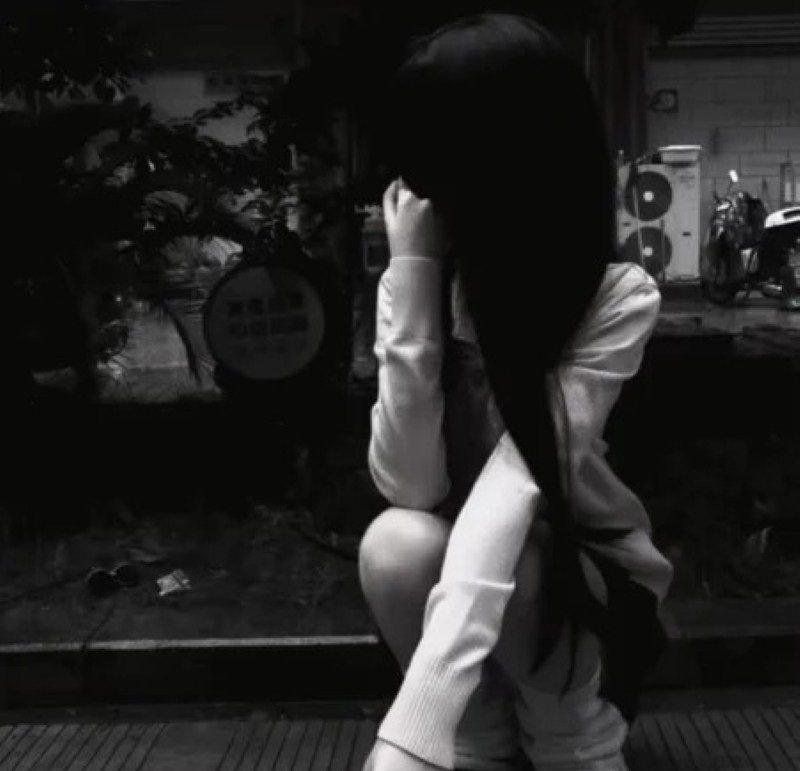 ảnh gái xinh che mặt buồn 33