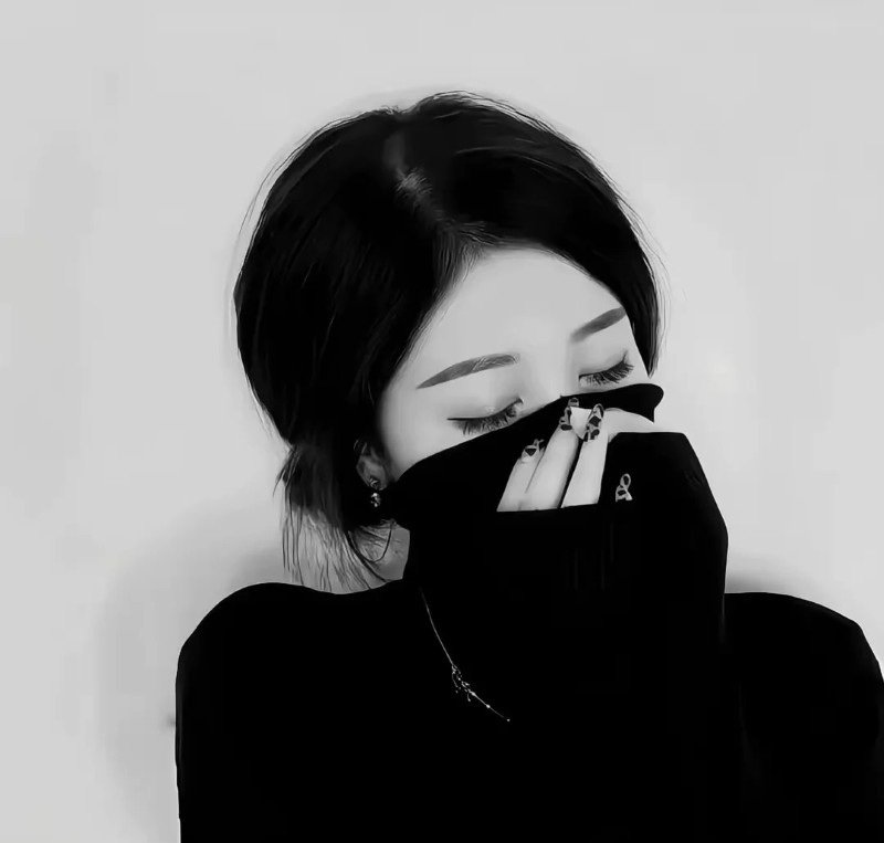 ảnh gái xinh che mặt buồn 5