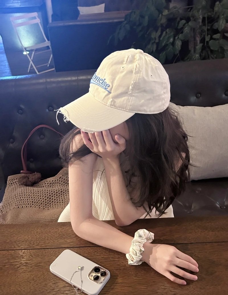 ảnh girl che mặt buồn 1