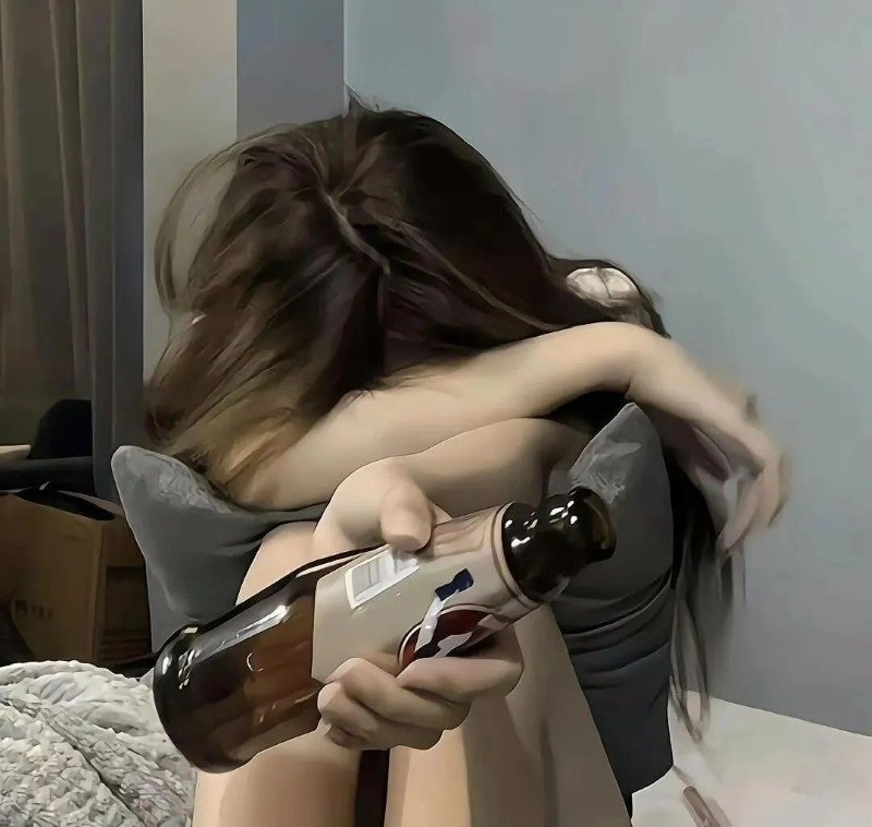 ảnh girl che mặt buồn 11