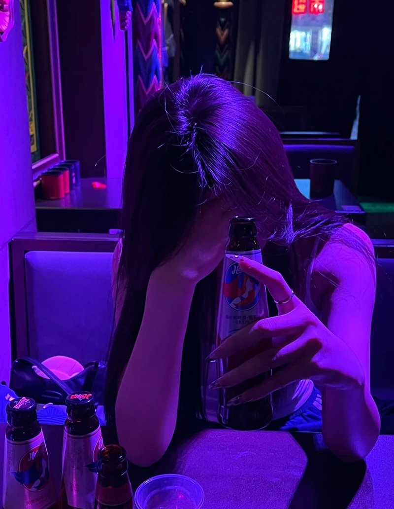 ảnh girl che mặt buồn 12