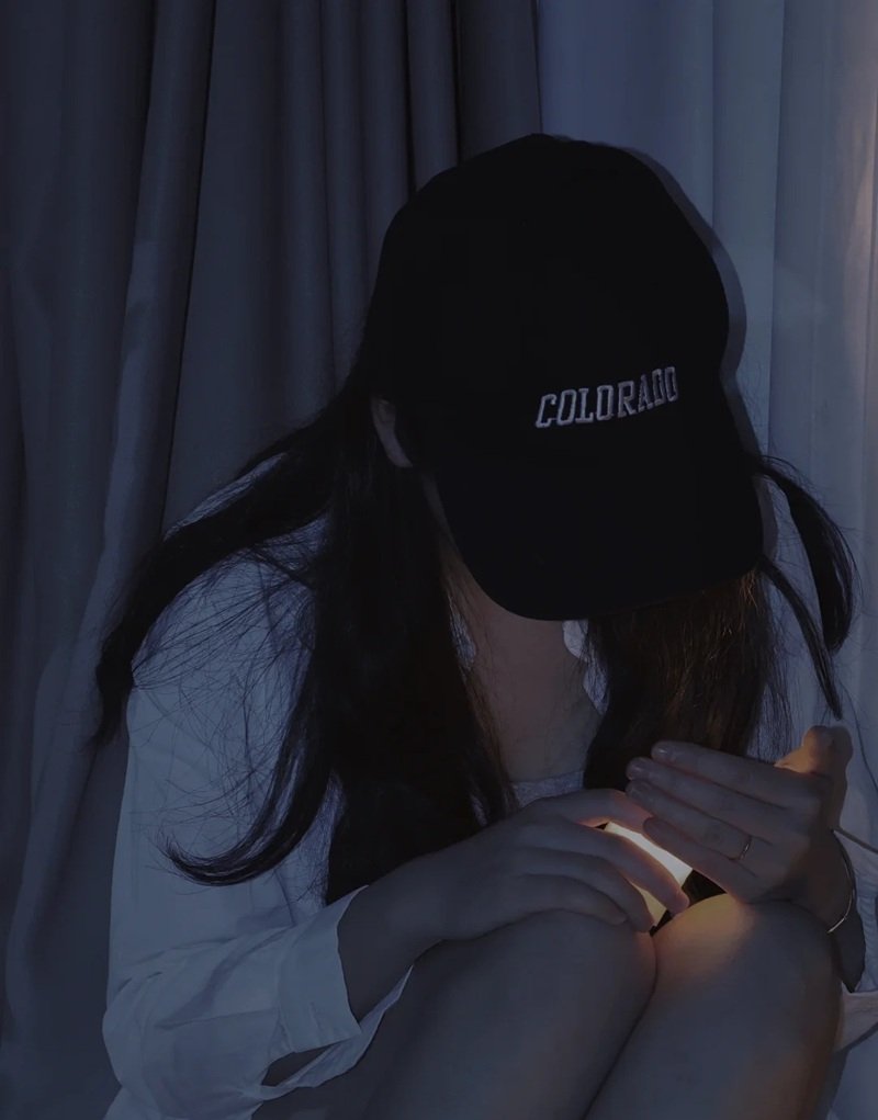 ảnh girl che mặt buồn 13