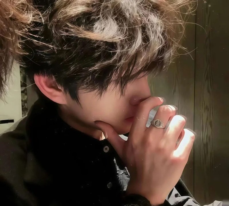 ảnh nam buồn che mặt 22