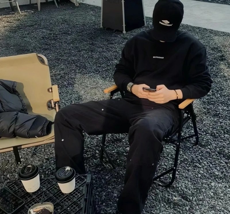 ảnh nam buồn che mặt 28