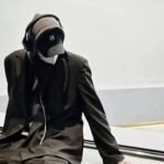 ảnh nam buồn che mặt 36