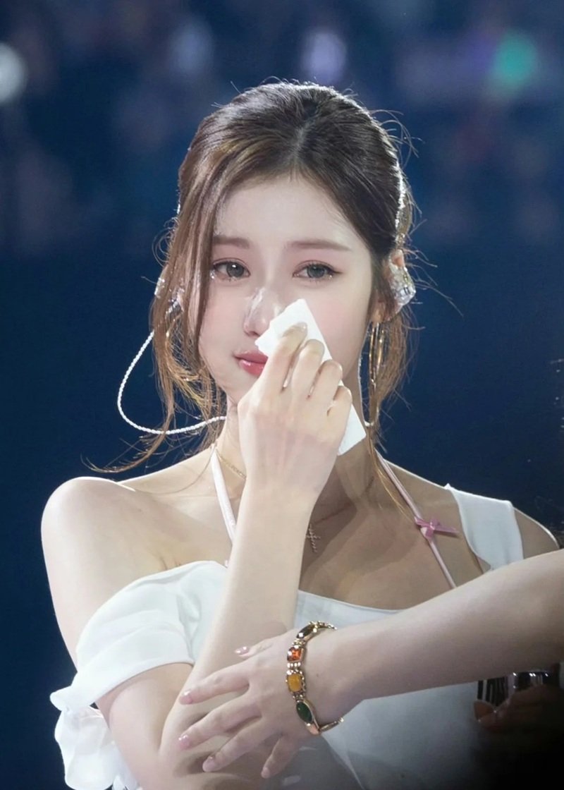 buồn ảnh nữ khóc che mặt 15