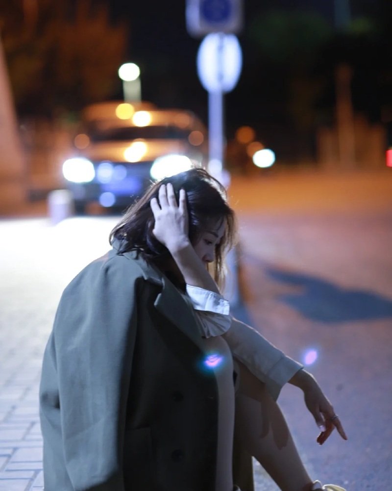 buồn ảnh nữ khóc che mặt 21