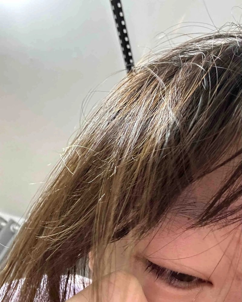 buồn ảnh nữ khóc che mặt 23