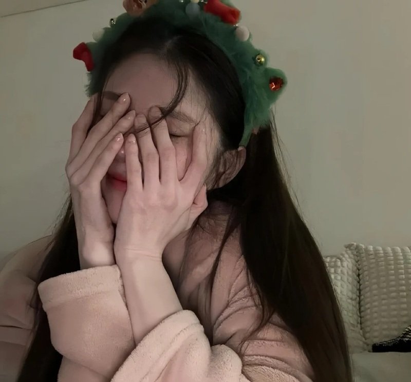 buồn ảnh nữ khóc che mặt 36