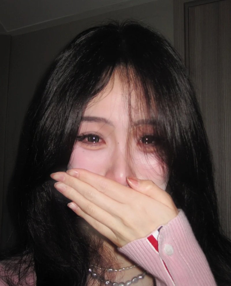 buồn ảnh nữ khóc che mặt 5