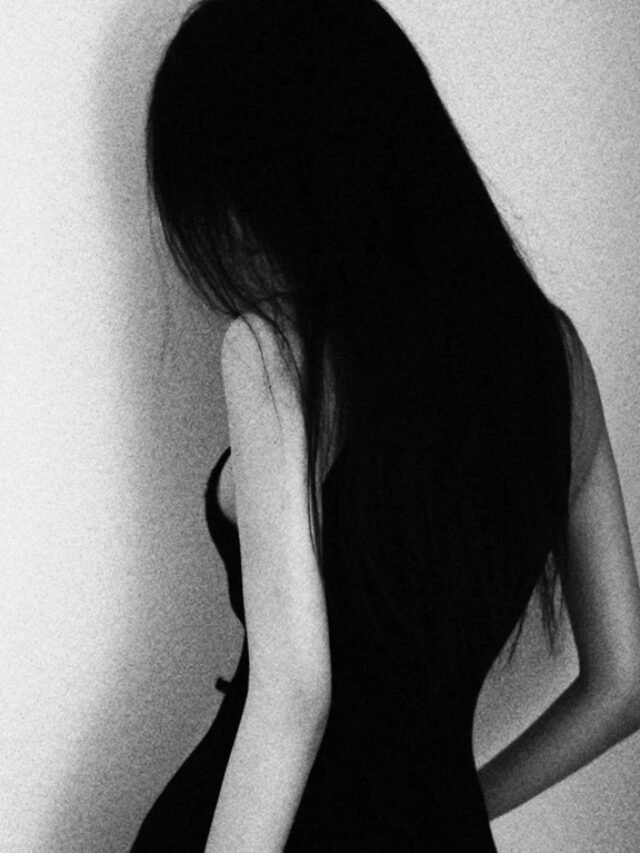 Tâm trạng trong 86+ ảnh buồn đen trắng nữ