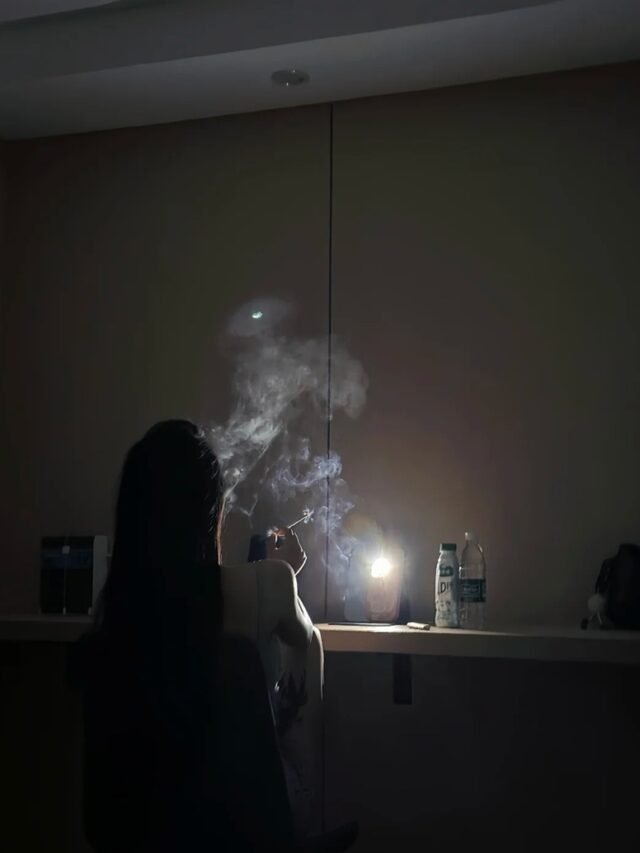 80+ ảnh gái buồn hút thuốc – Góc khuất của tâm hồn