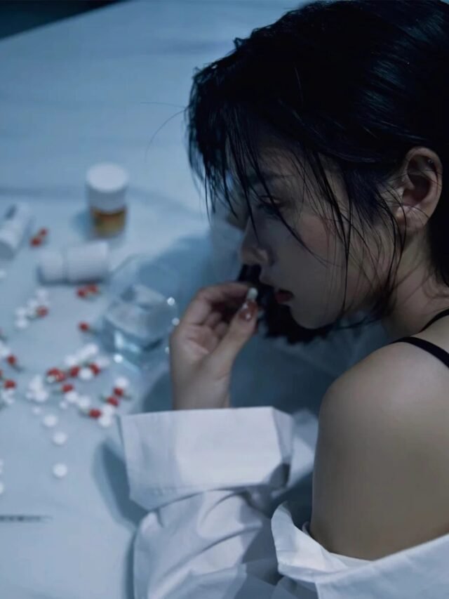 77+ Hình Ảnh Buồn Đau Lòng Nữ Khi Tình Yêu Tan Vỡ