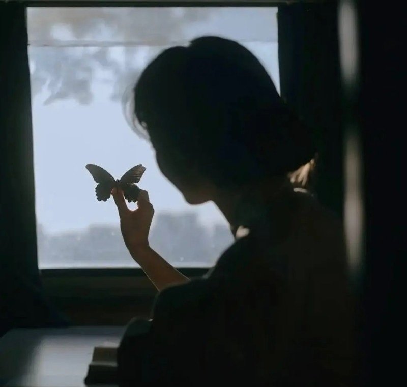 facebook ảnh cô gái buồn 15