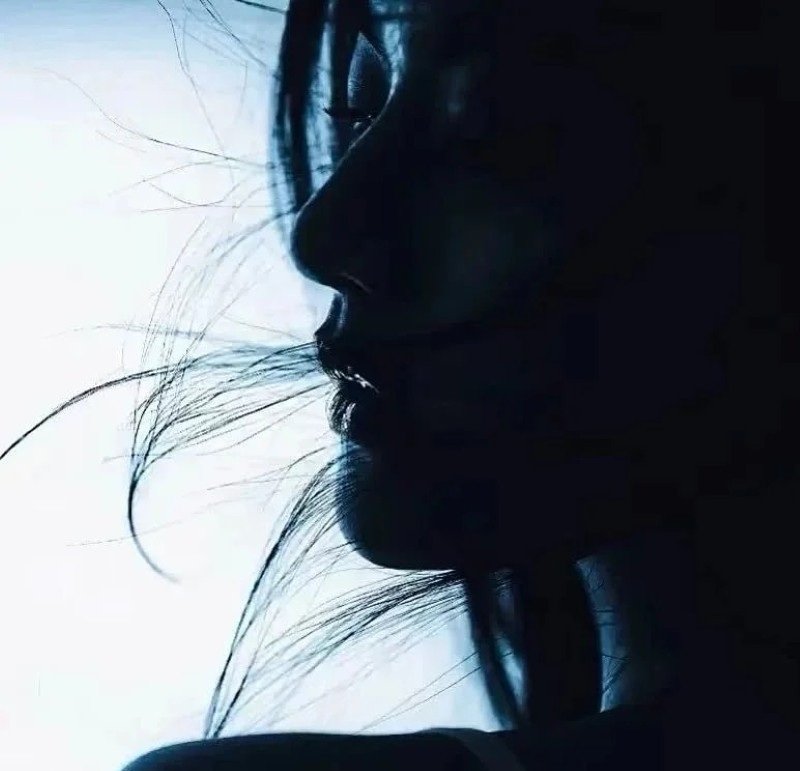 facebook ảnh cô gái buồn 22