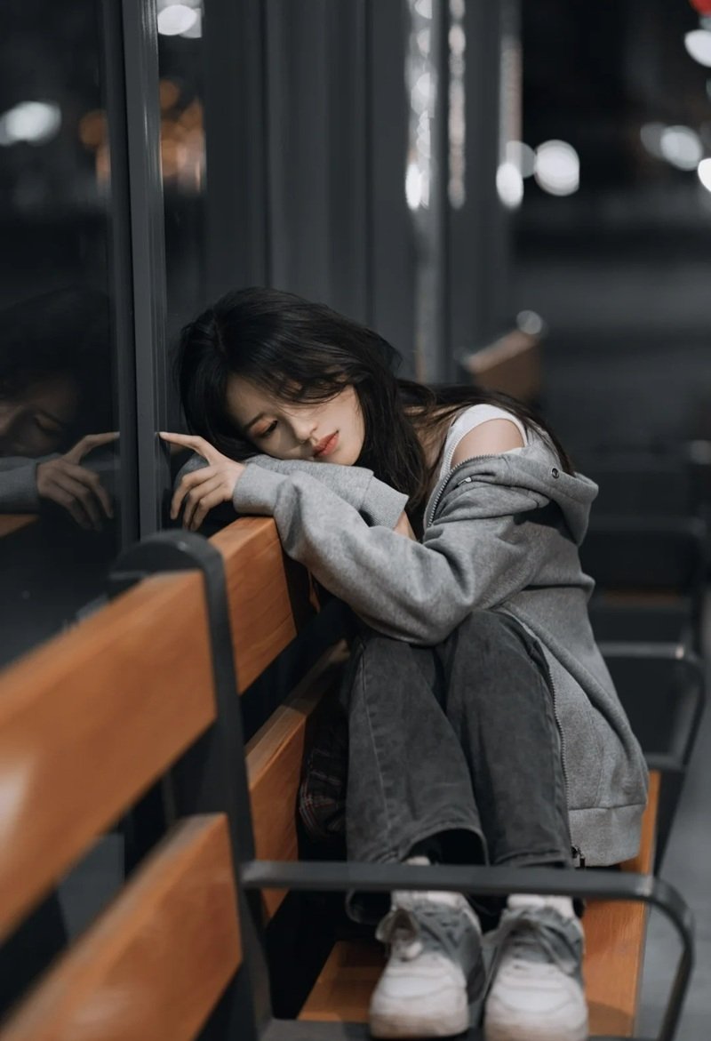 facebook ảnh cô gái buồn 30