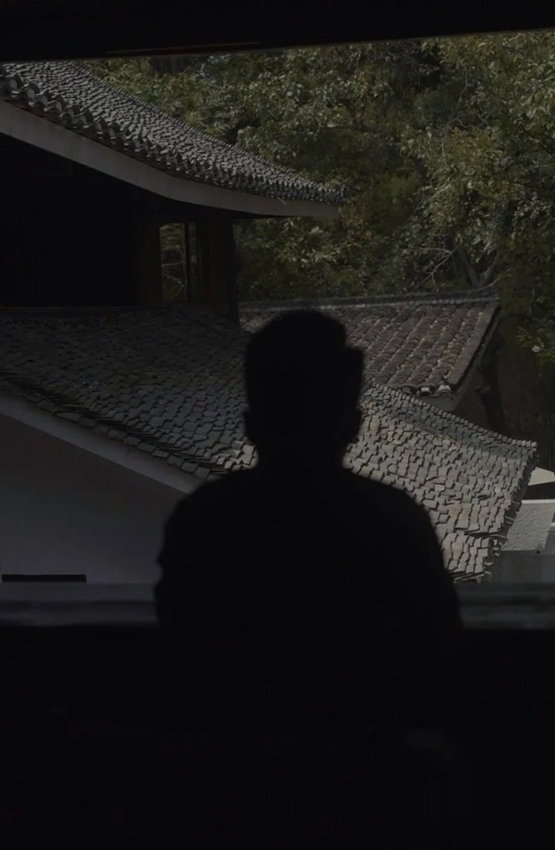 hình ảnh 1 mình ngồi buồn nam 25