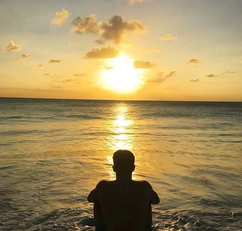 hình ảnh 1 mình ngồi buồn nam 3