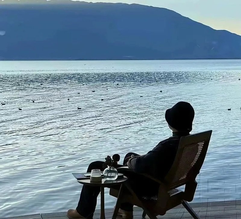 hình ảnh 1 mình ngồi buồn nam 31