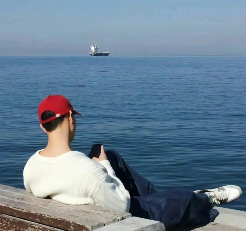 hình ảnh 1 mình ngồi buồn nam 9